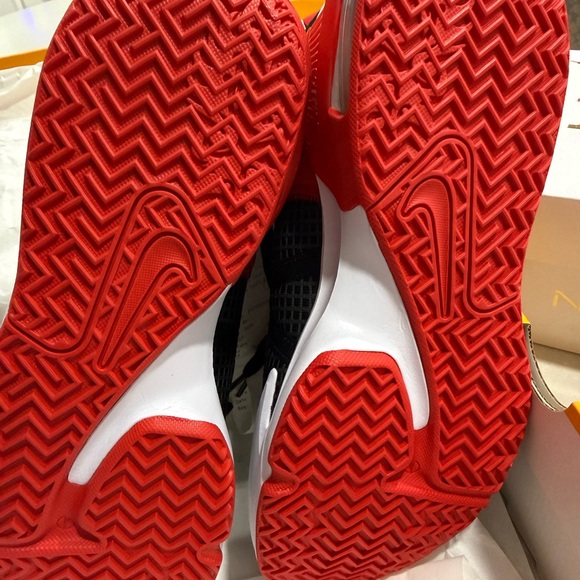 Nike LeBron Witness VII Black and Red Sneakers - Picture 5 of 7